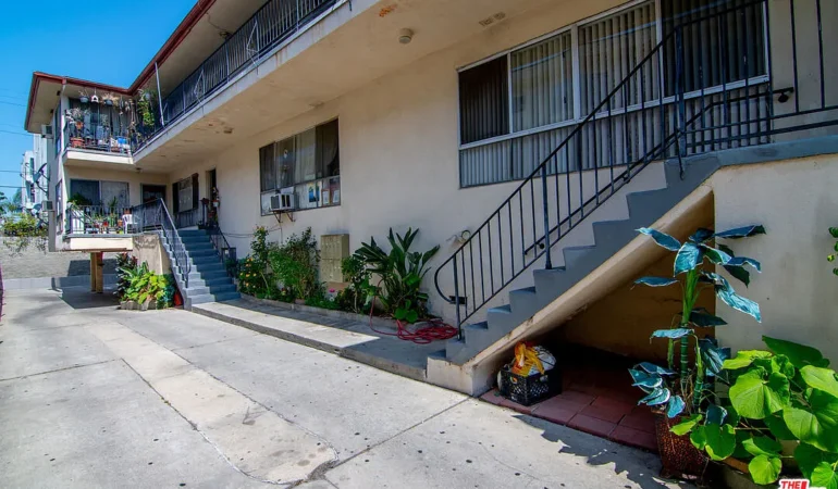 333 S Serrano Ave, Los Angeles, CA, 90020 – In Escrow